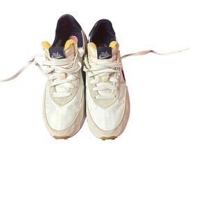 Nike Cream and Navy Low-Top Sneakers with Yellow Tongue Accents